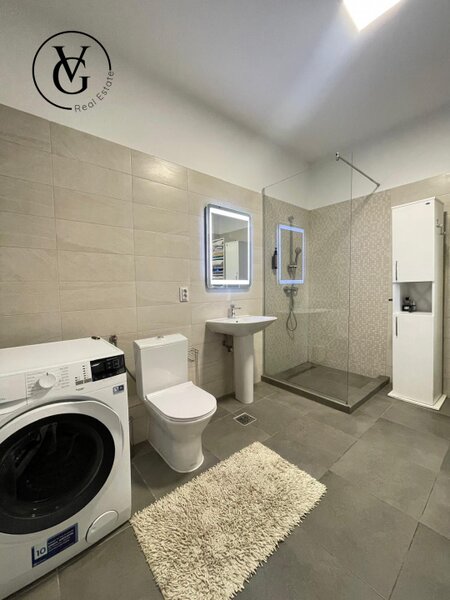 Apartament spatios | Curte privata | 2 Locuri de parcare 