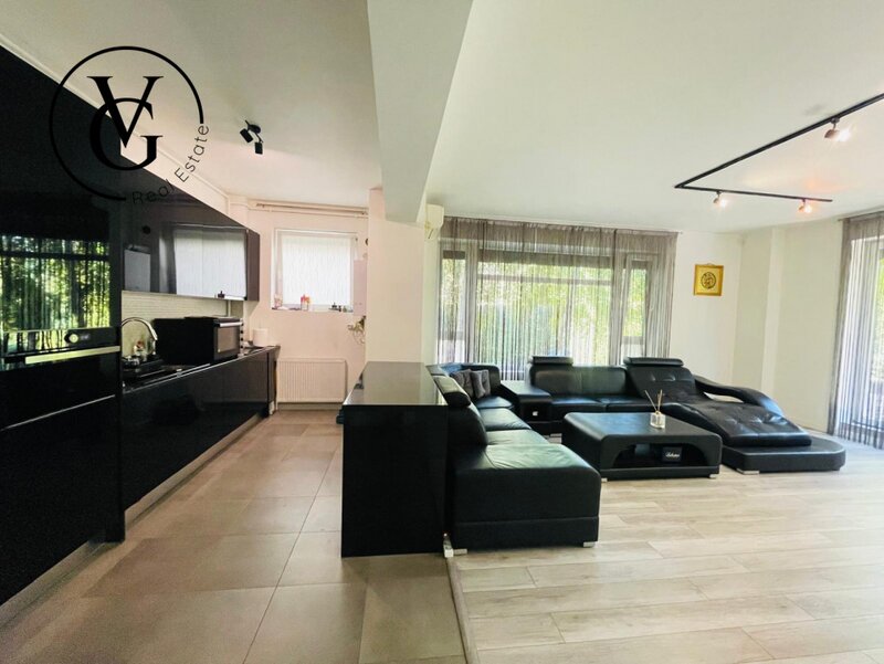 Apartament spatios | Curte privata | 2 Locuri de parcare 