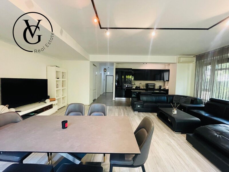 Apartament spatios | Curte privata | 2 Locuri de parcare 